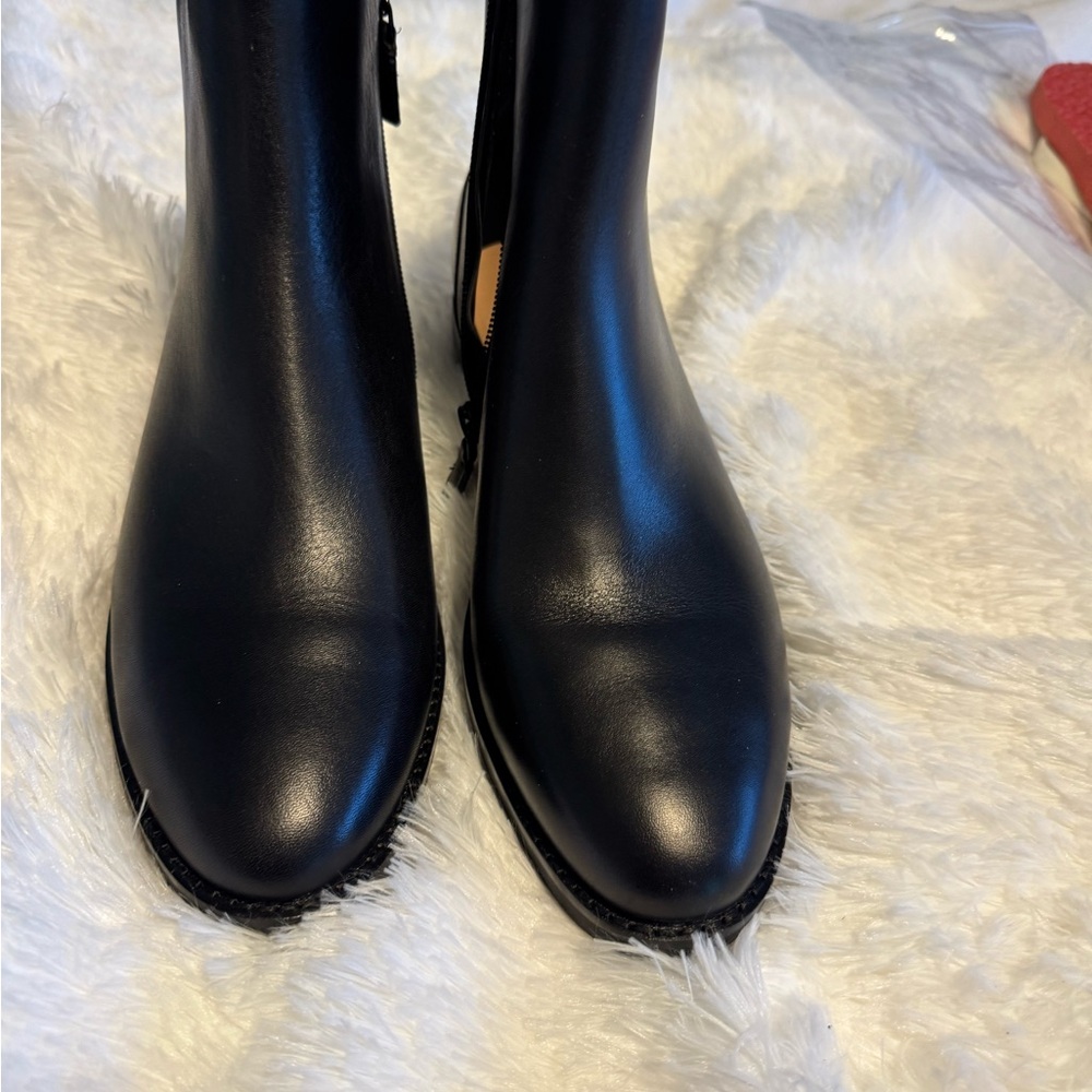 Cole Hahn Elegant Black Women's Boots - new